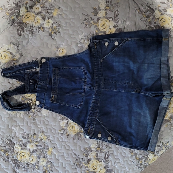 GAP Denim - Gap, size Medium, denim, short overalls